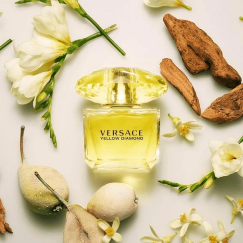 Versace Yellow Diamond Eau De Toilette